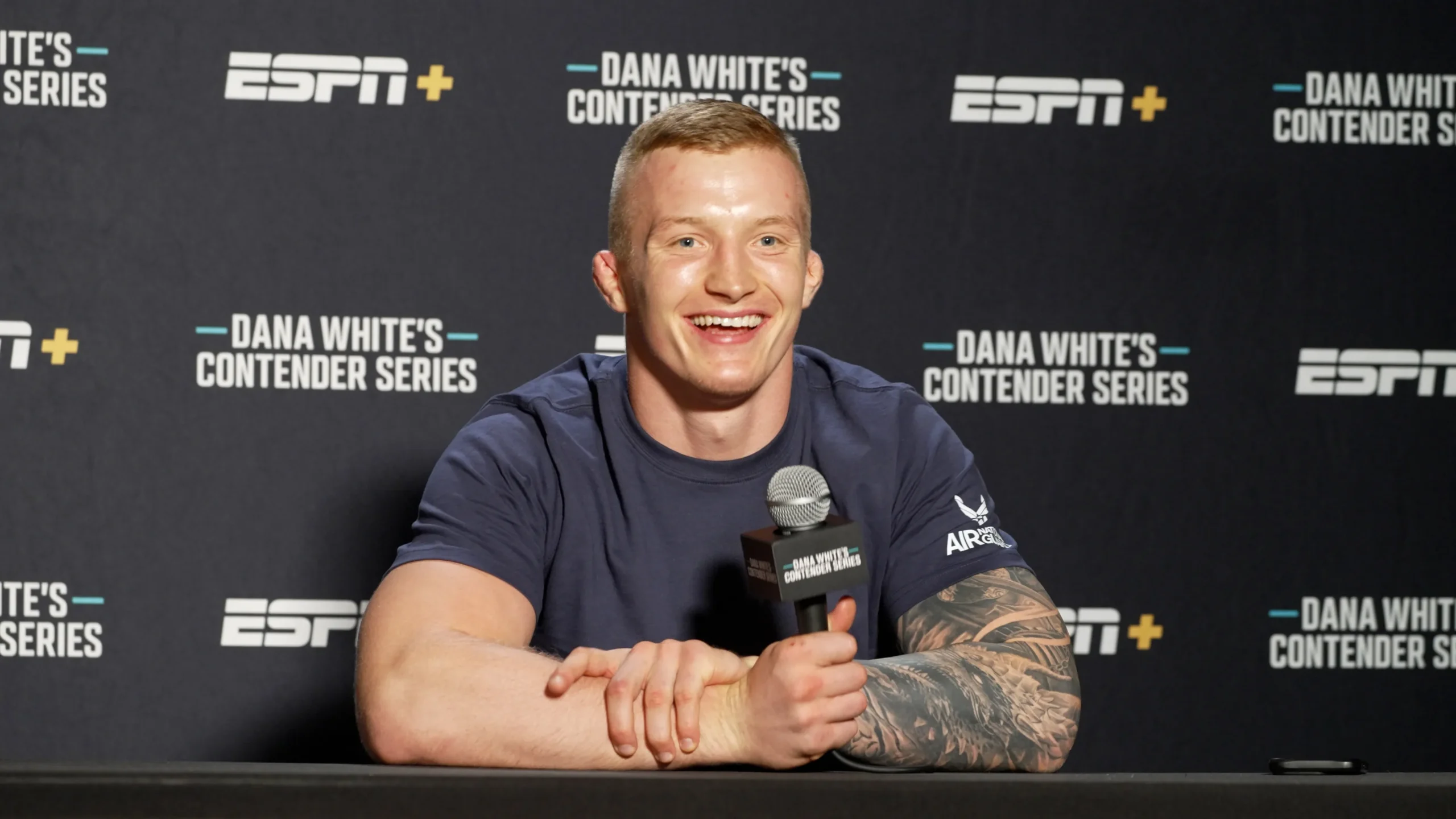 Iwo Baraniewski: Niepokonany Polak Podbijający UFC